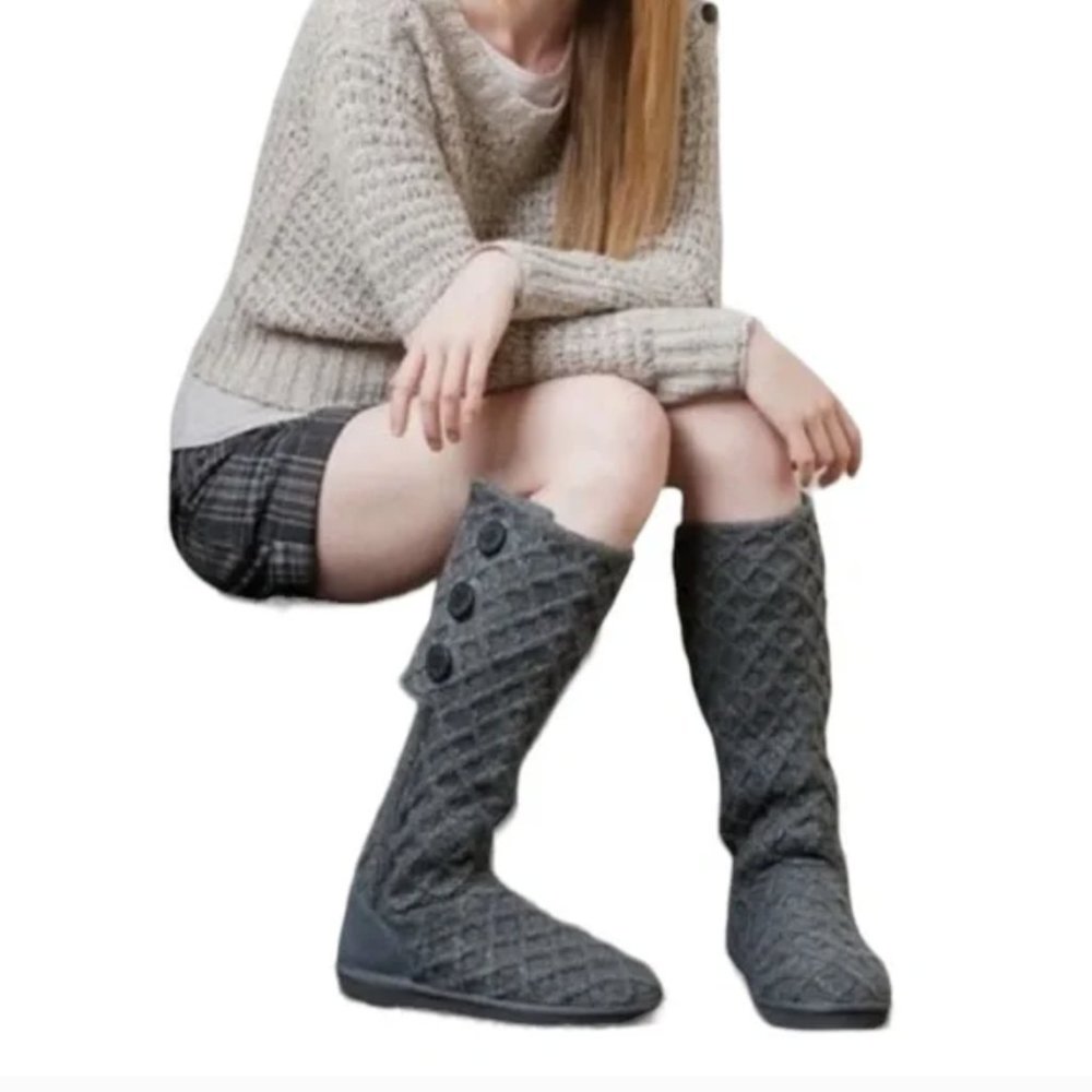 UGG Gray Lattice Cardy Boot Tall Button Knit, Size 8